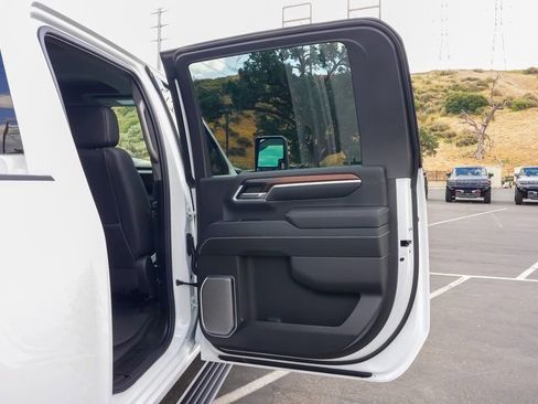 New 2026 GMC Sierra 3500 Denali w/ Denali Reserve Package image 14