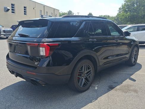 Used 2025 Ford Explorer ST AWD/4WD image 5