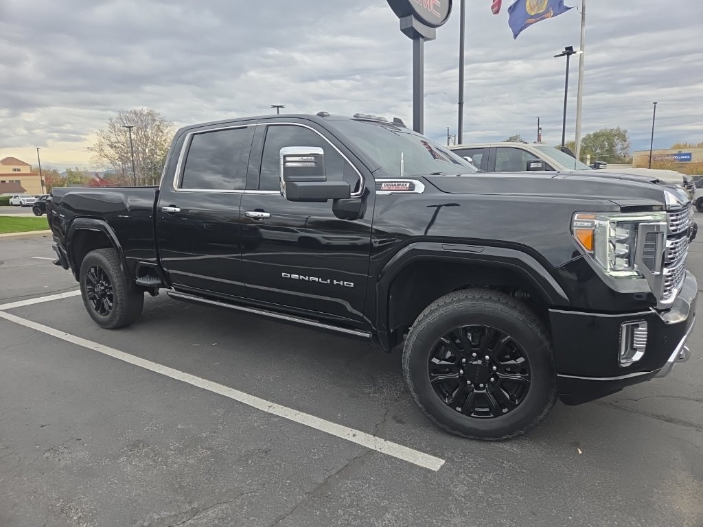 Used 2021 GMC Sierra 2500 Denali w/ Denali Black Diamond Edition AWD/4WD image 7