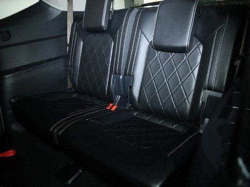 Used 2024 Volkswagen Atlas SEL Premium R-Line image 14