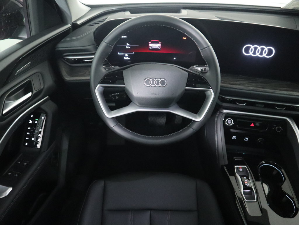 Used 2025 Audi Q5 Premium w/ Premium Plus AWD/4WD image 12
