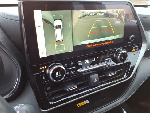 Used 2023 Toyota Highlander Platinum image 38
