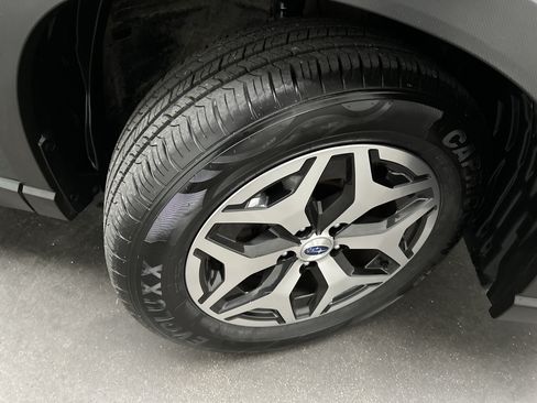 Used 2023 Subaru Forester Premium AWD/4WD image 10