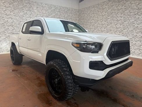 Used 2017 Toyota Tacoma SR RWD image 9