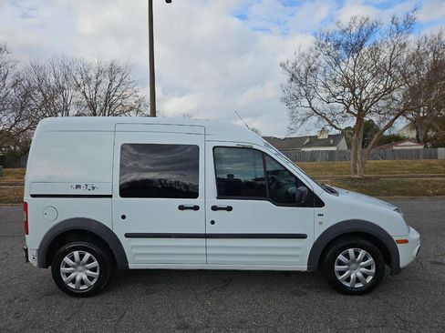 Used 2010 Ford Transit Connect XLT image 7
