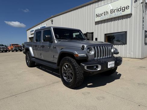 Used 2020 Jeep Gladiator Overland w/ Uconnect 4C Nav & Sound Group image 1