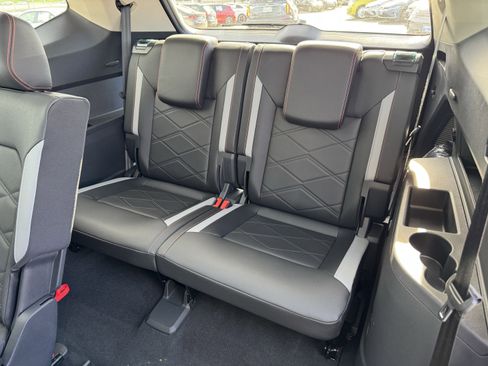 Used 2025 Volkswagen Atlas Peak Edition SE image 36