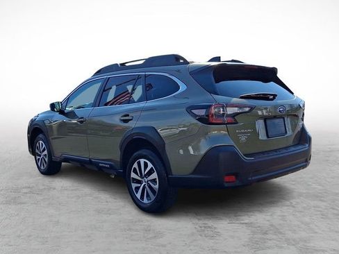 Used 2025 Subaru Outback Premium AWD/4WD image 4