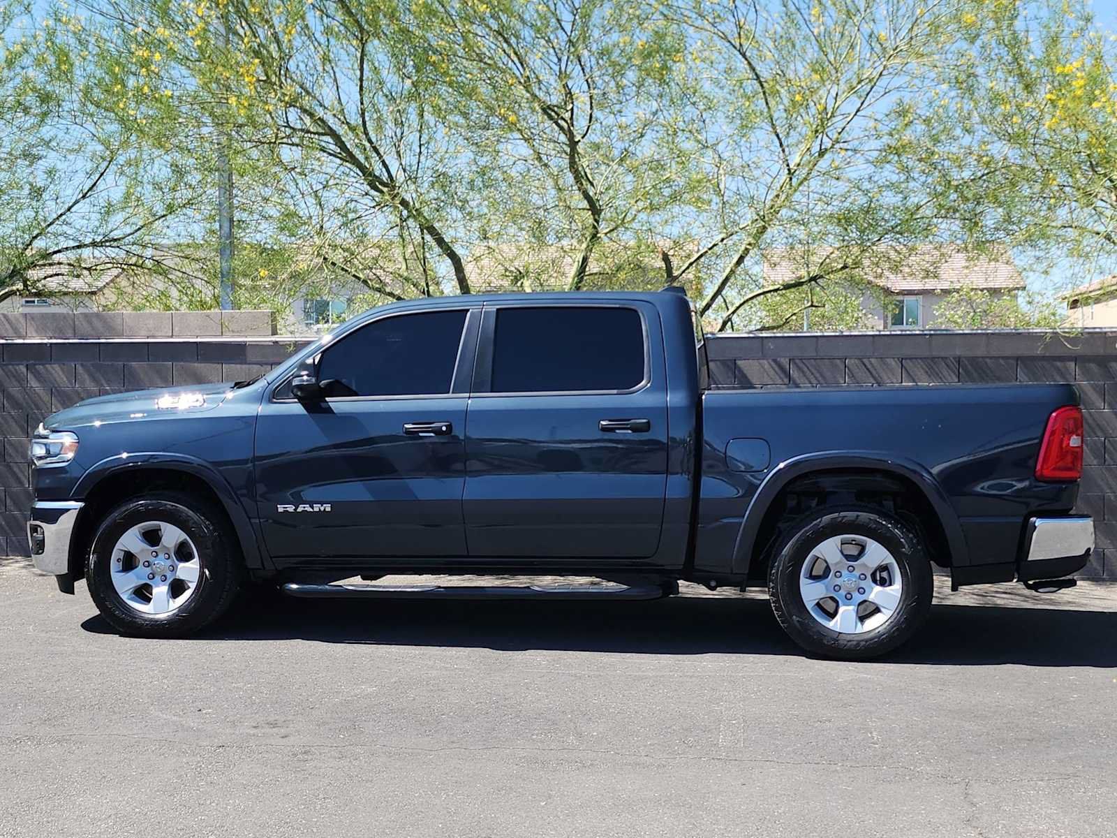 Used 2025 RAM 1500 Big Horn AWD/4WD image 5