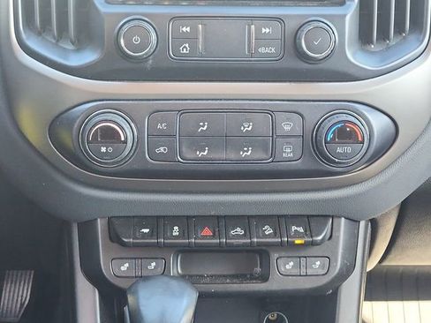 Used 2022 Chevrolet Colorado Z71 w/ Z71 Midnight Edition AWD/4WD image 17