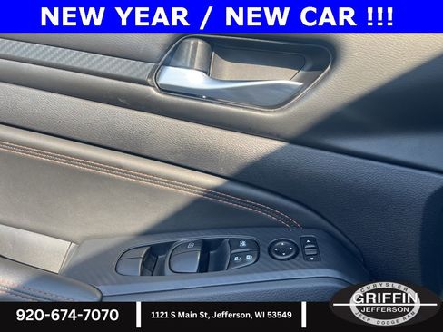 Used 2020 Nissan Altima 2.5 SR w/ Premium Package image 16