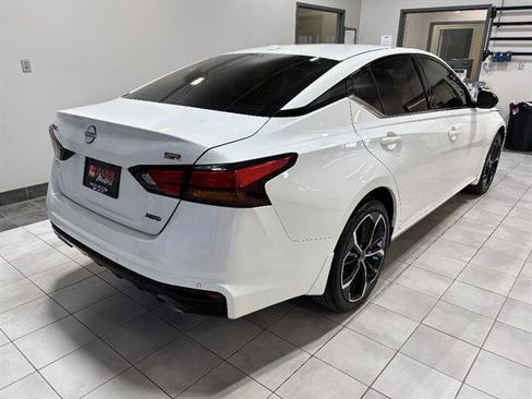 Used 2024 Nissan Altima 2.5 SR w/ SR Premium Package AWD/4WD image 4