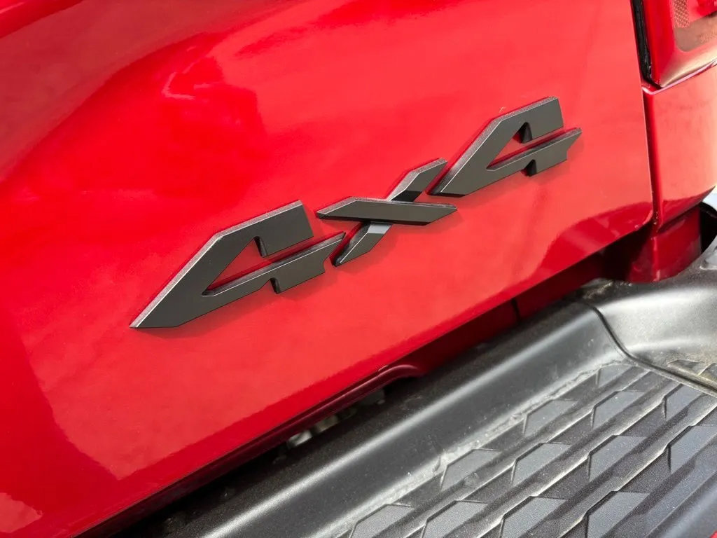 New 2026 RAM 2500 Big Horn AWD/4WD image 13