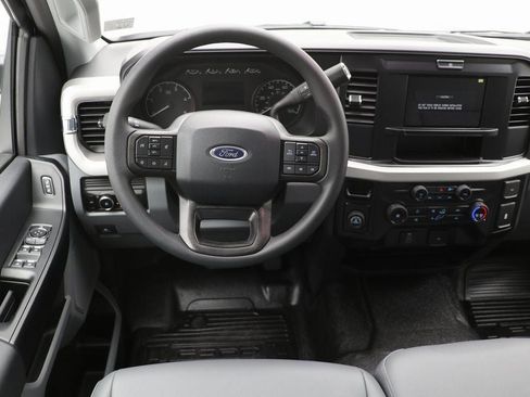 New 2025 Ford F250 XL w/ XL Chrome Package image 9