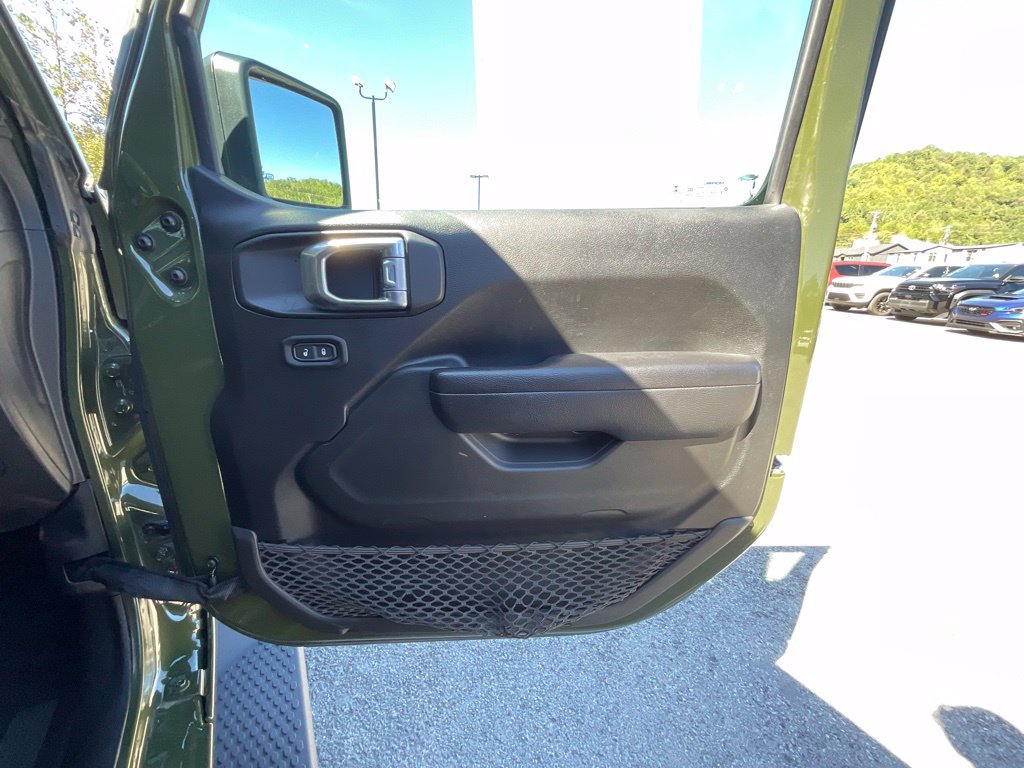 Used 2022 Jeep Wrangler Sport AWD/4WD image 21