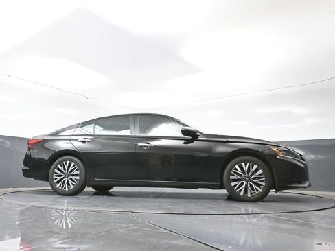 Used 2024 Nissan Altima 2.5 SV image 48