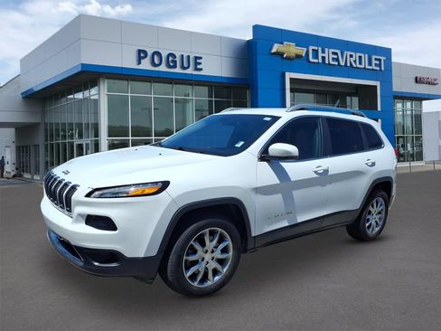 Used 2018 Jeep Cherokee Limited w/ Luxury Group AWD/4WD image 4