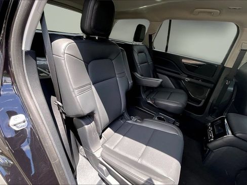 New 2026 Lincoln Aviator AWD image 10