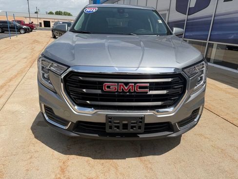 Used 2024 GMC Terrain SLE AWD/4WD image 7