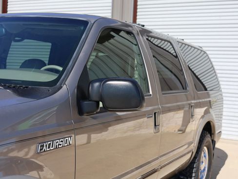 Used 2000 Ford Excursion XLT image 18