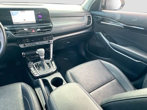 Certified 2024 Kia Seltos EX FWD image 23