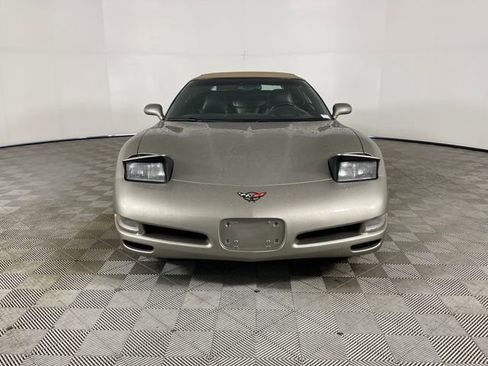 Used 2001 Chevrolet Corvette Convertible w/ Preferred Equipment Group2 image 17