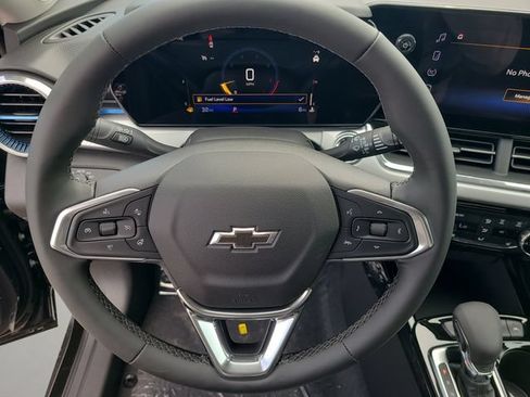 New 2026 Chevrolet Trax LT w/ Midnight Edition FWD image 23
