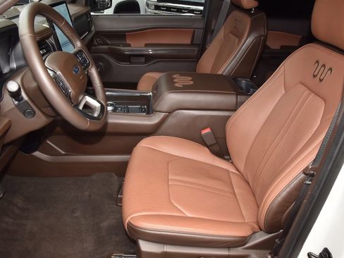 Used 2024 Ford Expedition Max King Ranch RWD image 13
