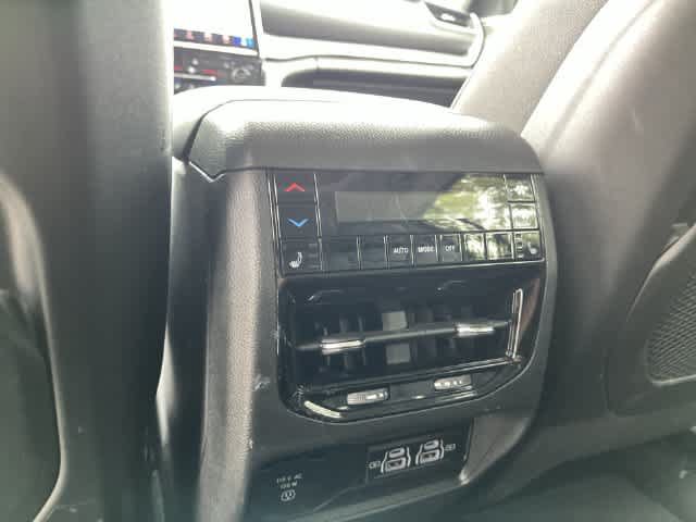 Used 2024 Jeep Grand Cherokee L Limited w/ Black Appearance Package AWD/4WD image 36