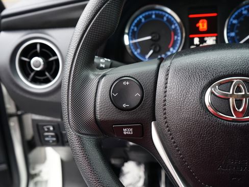 Used 2018 Toyota Corolla LE image 21