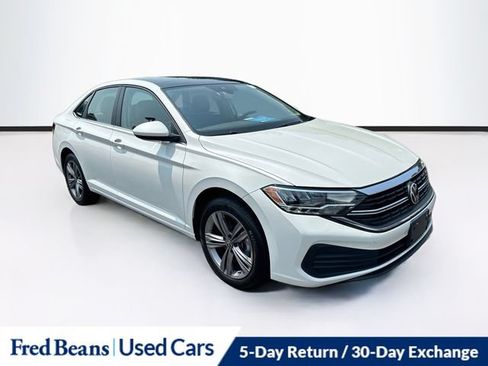 Used 2023 Volkswagen Jetta SE FWD image 1