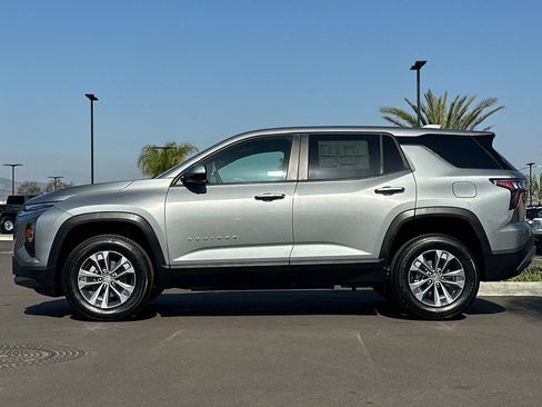 New 2026 Chevrolet Equinox LT w/ Convenience Package II FWD image 7
