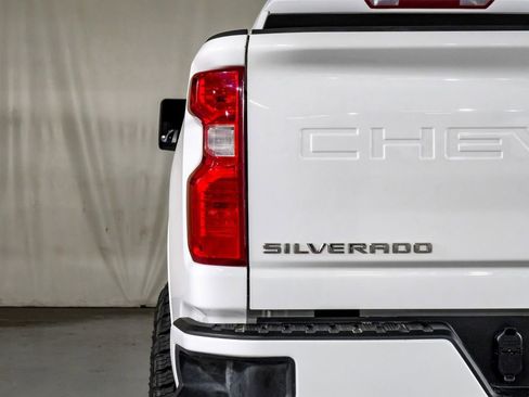 Used 2024 Chevrolet Silverado 2500 LT AWD/4WD image 41