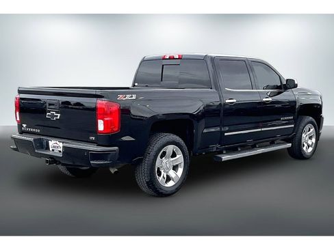 Used 2017 Chevrolet Silverado 1500 LTZ image 6