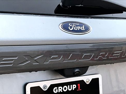 Used 2023 Ford Explorer XLT w/ Equipment Group 202A RWD image 31