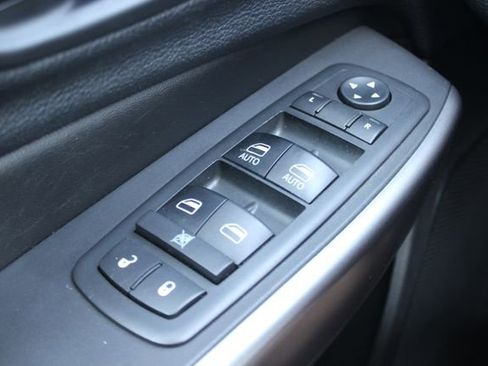Used 2019 Jeep Cherokee Limited AWD/4WD image 17