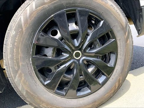 Used 2023 Ford Maverick XL FWD image 3
