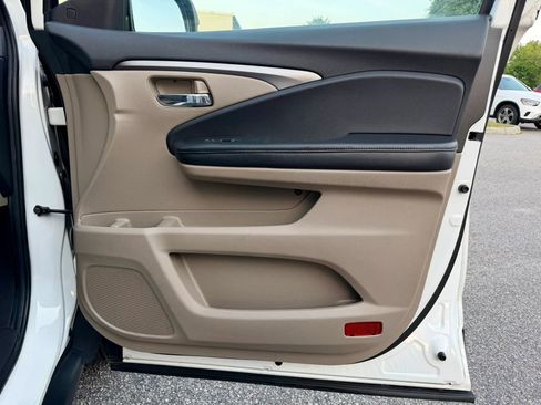 Used 2021 Honda Pilot EX image 39