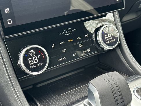 New 2025 Jaguar F-PACE R-Dynamic S image 21