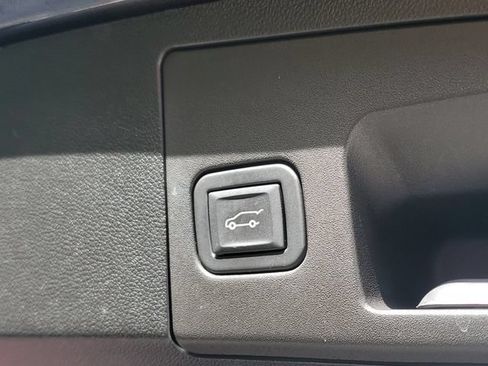 Used 2024 Cadillac XT4 Sport FWD image 29
