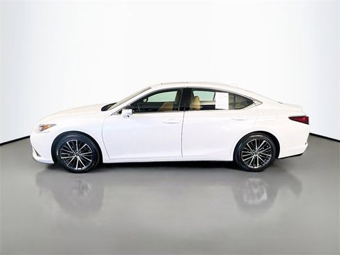 Used 2025 Lexus ES 350 w/ Premium Package image 4