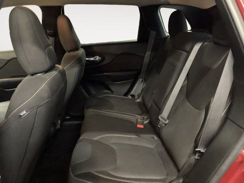 Used 2017 Jeep Cherokee Latitude w/ Safety/Convenience Group image 13