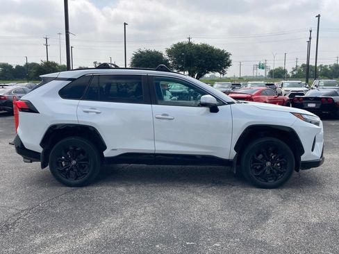 Used 2023 Toyota RAV4 SE AWD/4WD image 4