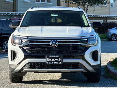 New 2025 Volkswagen Atlas Peak Edition SE image 6