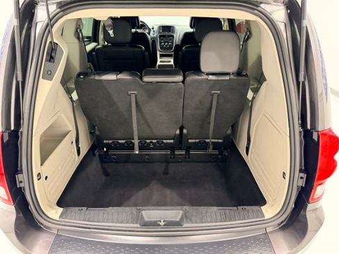 Used 2019 Dodge Grand Caravan SXT image 43