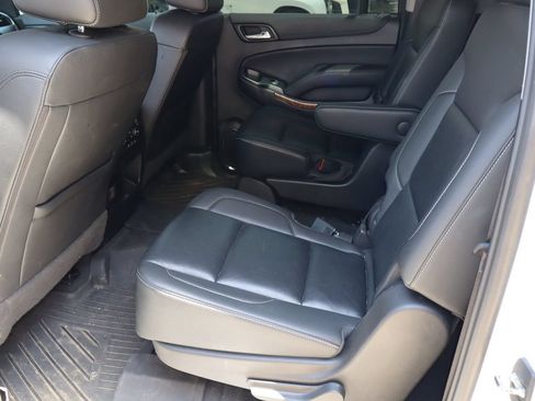 Used 2019 Chevrolet Suburban Premier AWD/4WD image 6