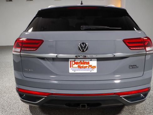 Used 2021 Volkswagen Atlas Cross Sport SE image 8