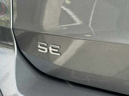 Used 2025 Volkswagen Taos SE FWD image 26