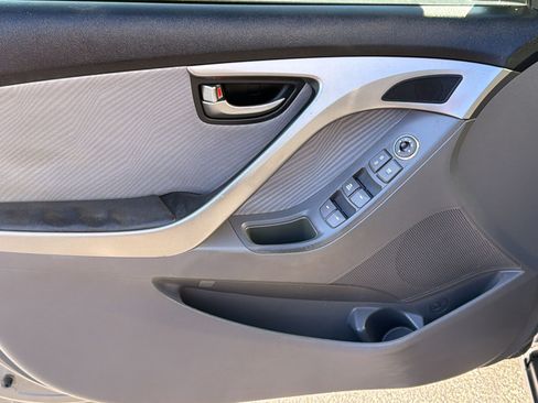 Used 2013 Hyundai Elantra GLS w/ Preferred Pkg FWD image 12