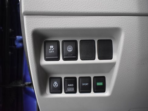 Used 2021 Nissan Rogue Sport SV AWD/4WD image 18